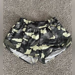 Lululemon hottie hot mid-rise shorts.